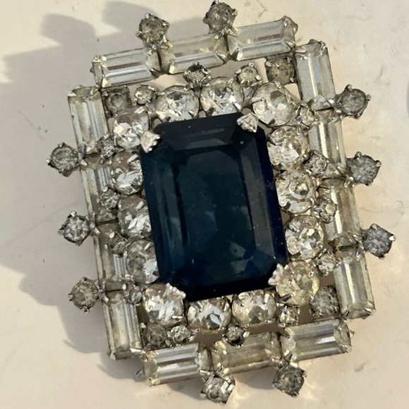 Vintage Rhinestone Brooch unmarked high quallity brooch 2 3/8" - Picture 1 of 6